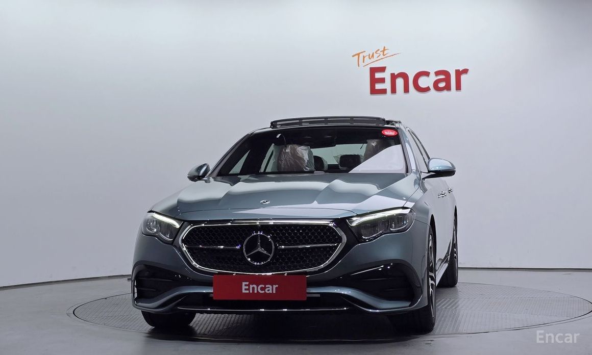  Mercedes-Benz E-Class