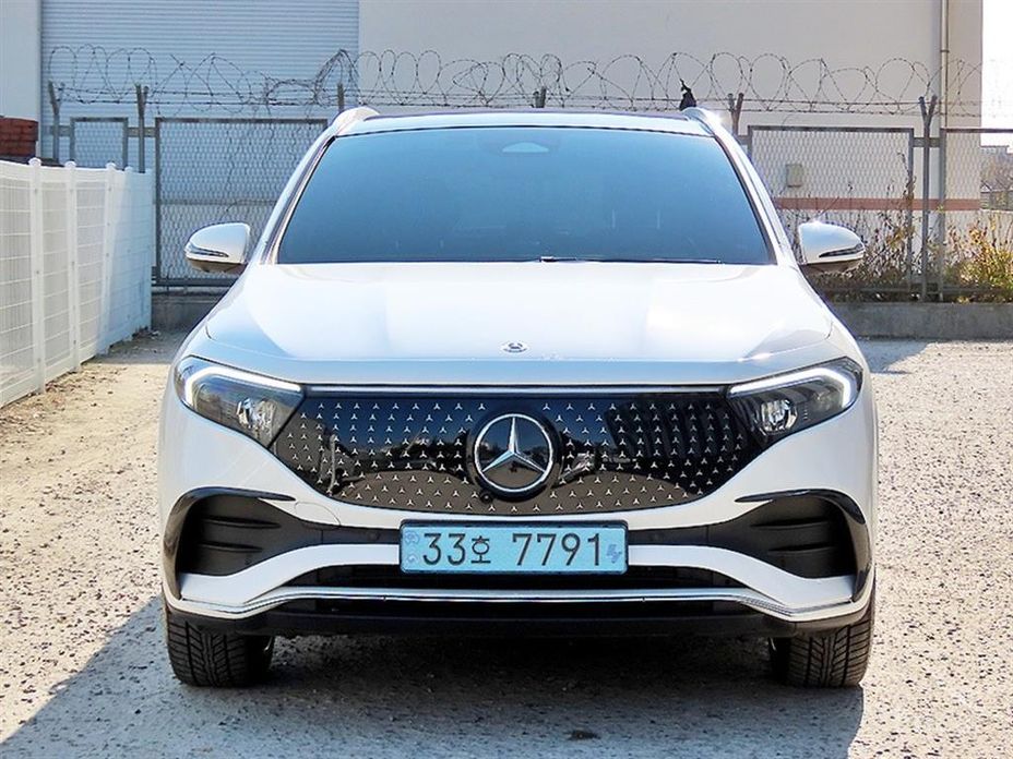  Mercedes-Benz EQA
