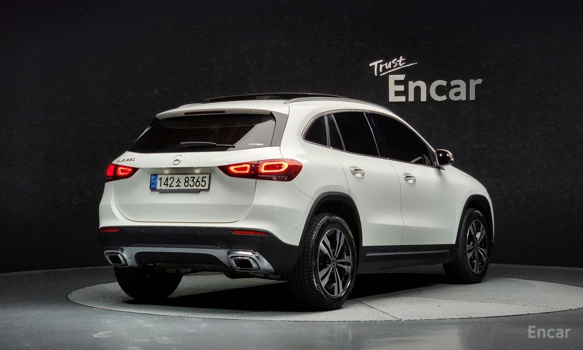  Mercedes-Benz GLA-Class