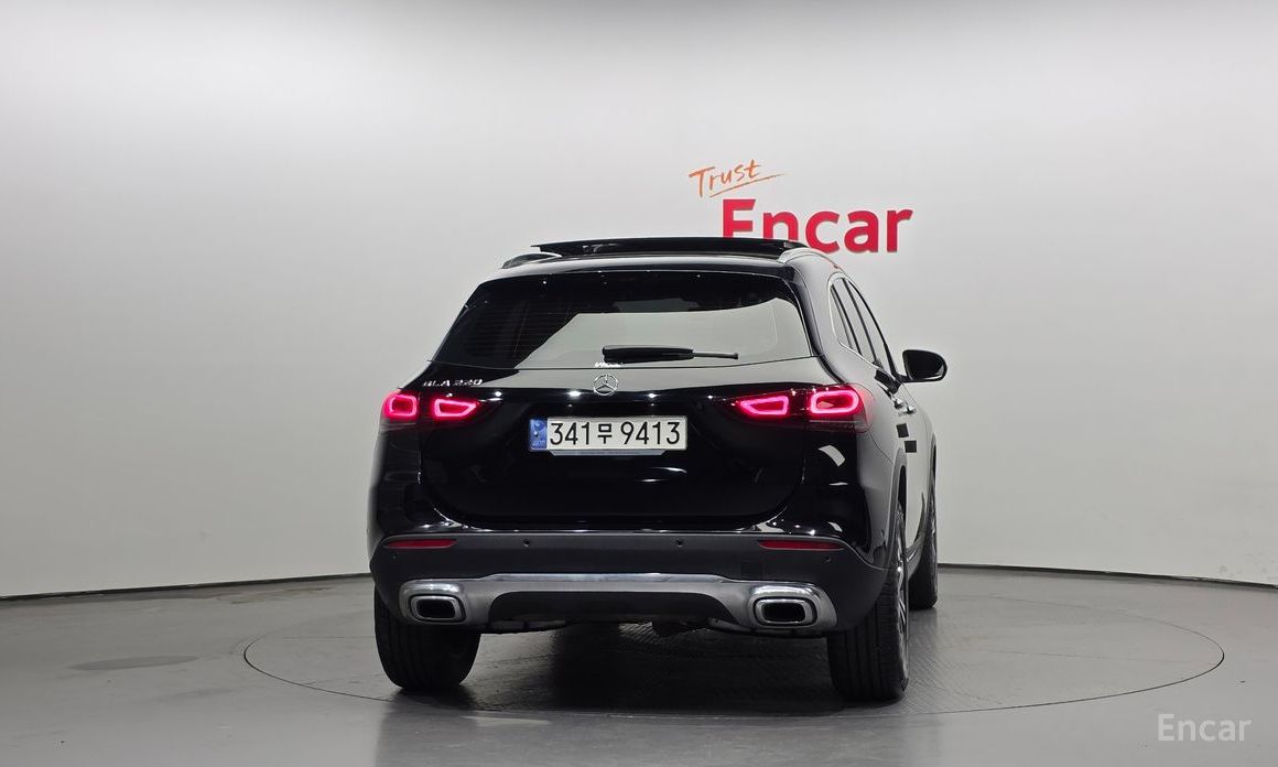  Mercedes-Benz GLA-Class