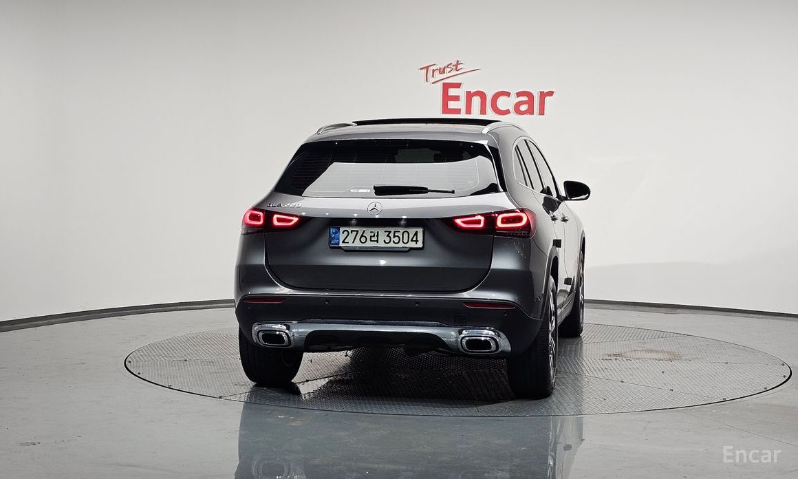  Mercedes-Benz GLA-Class