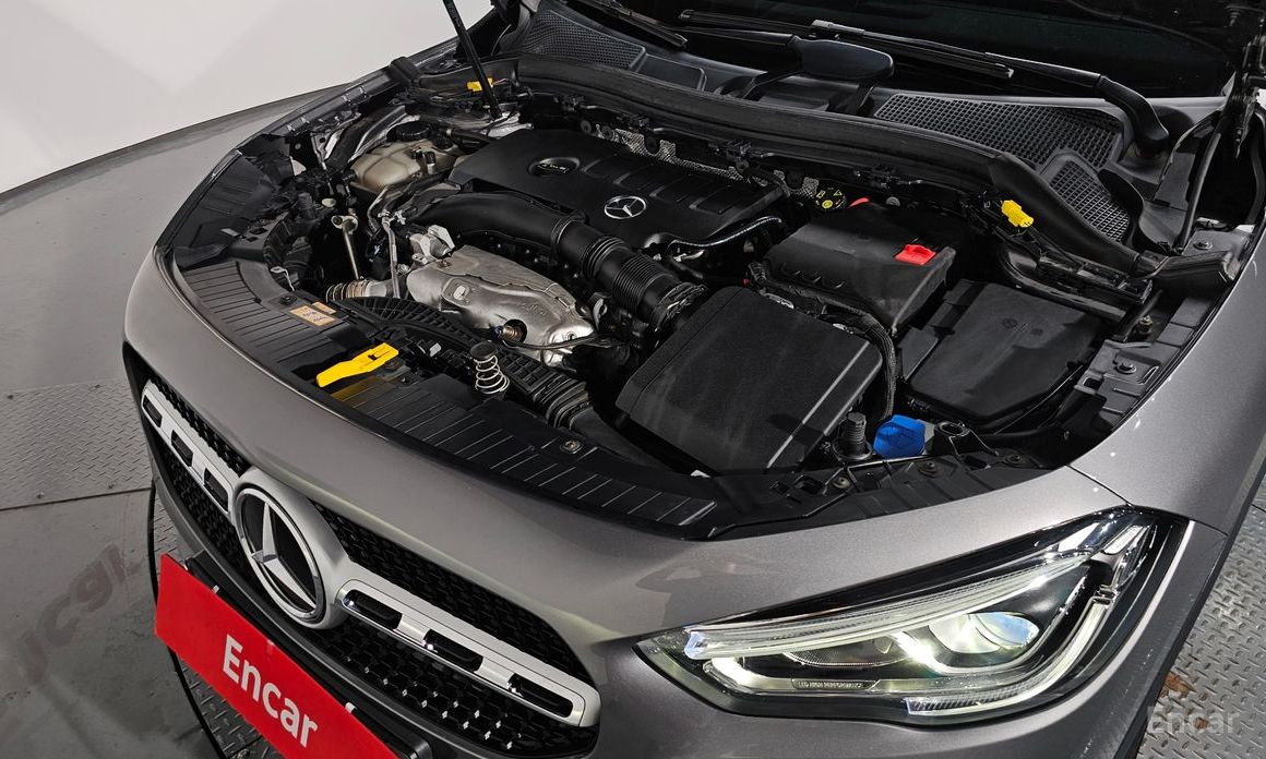  Mercedes-Benz GLA-Class