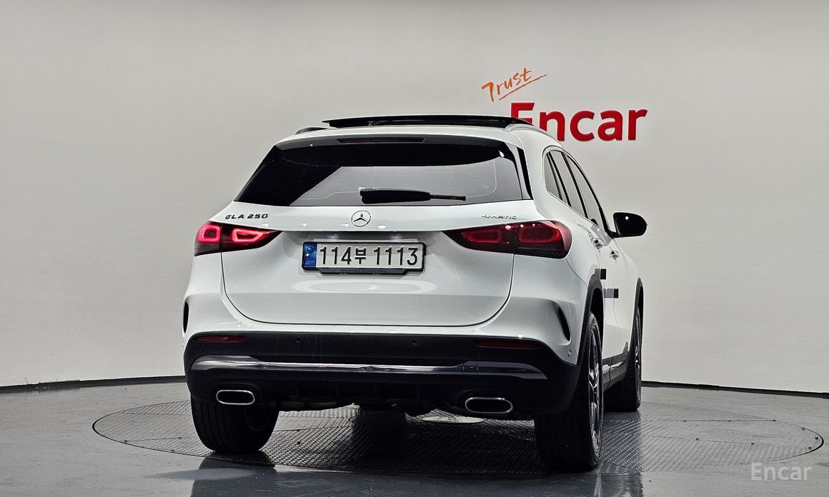  Mercedes-Benz GLA-Class