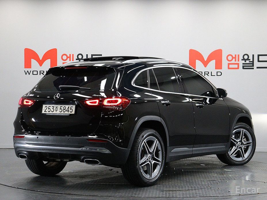  Mercedes-Benz GLA-Class