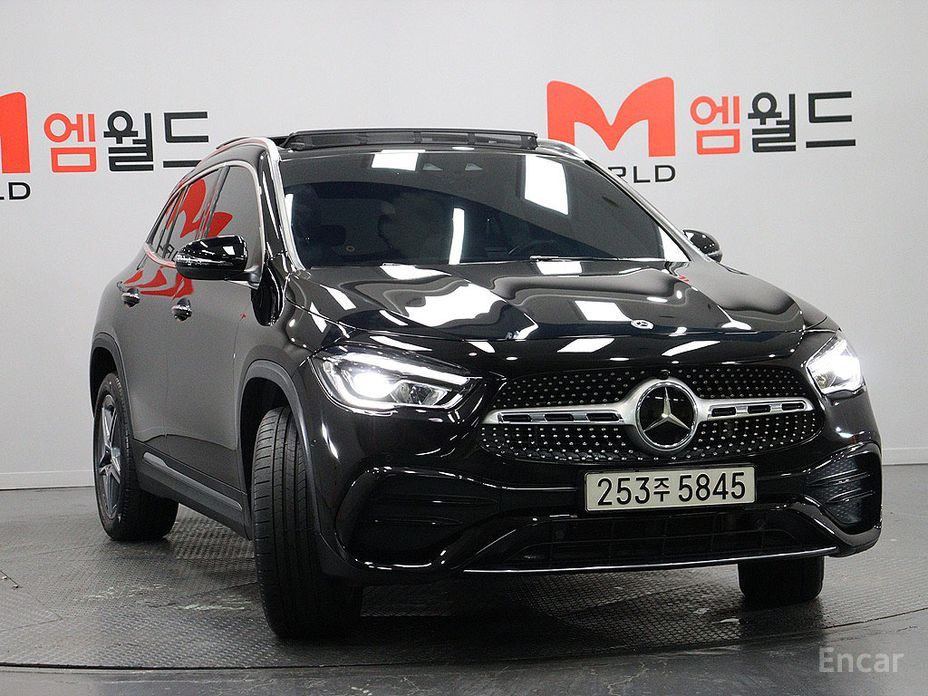  Mercedes-Benz GLA-Class