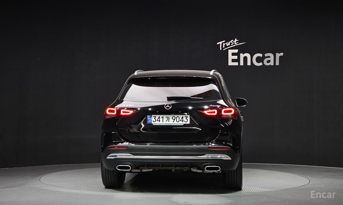  Mercedes-Benz GLA-Class