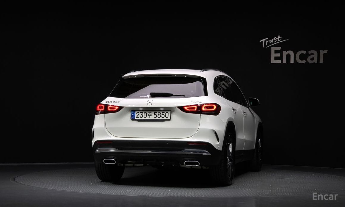  Mercedes-Benz GLA-Class