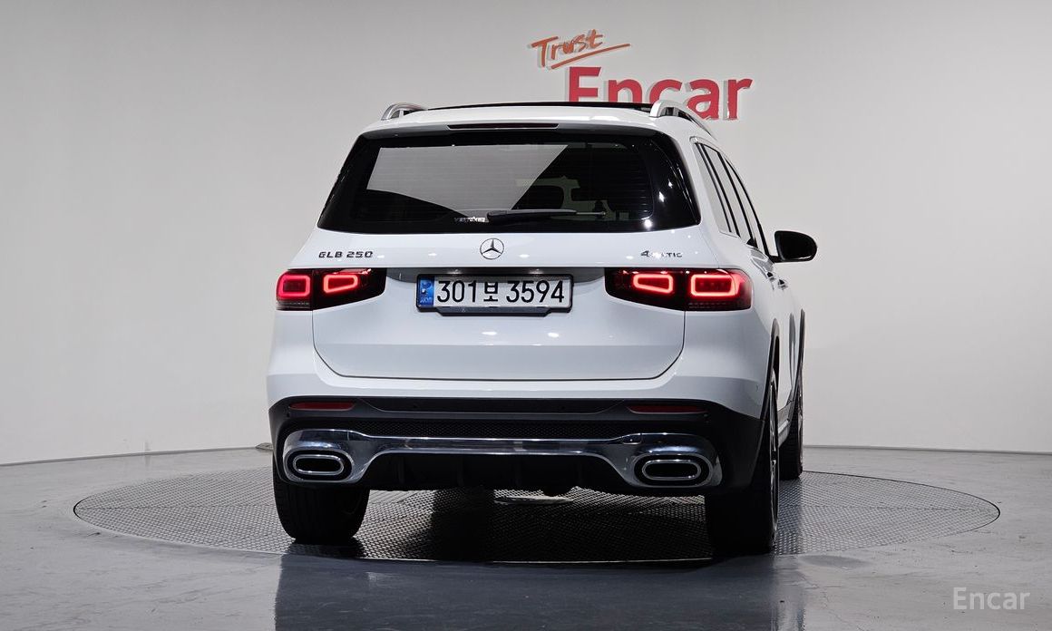  Mercedes-Benz GLB-Class