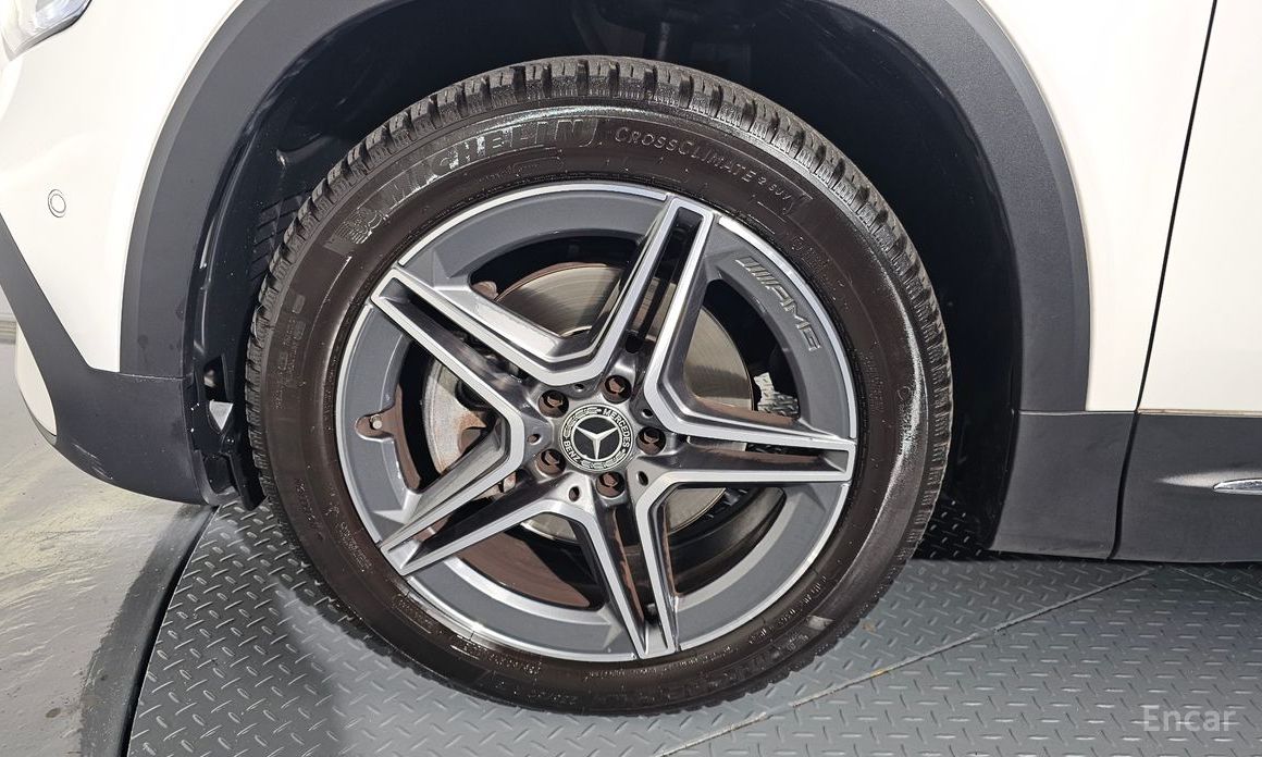  Mercedes-Benz GLB-Class