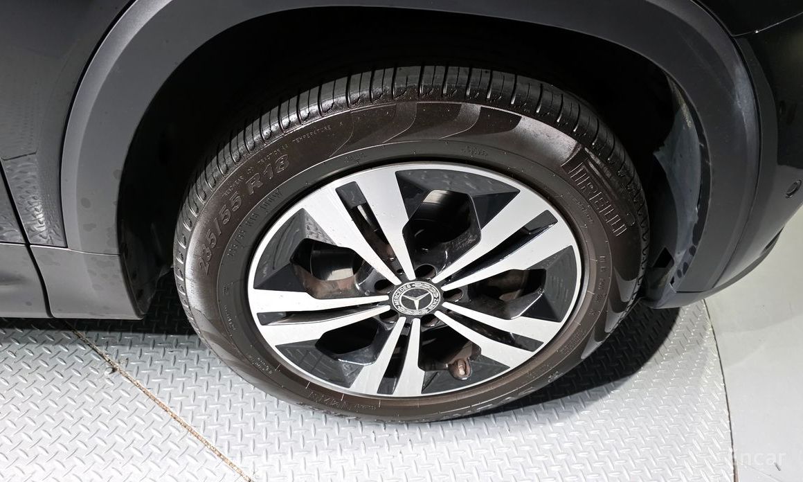  Mercedes-Benz GLB-Class