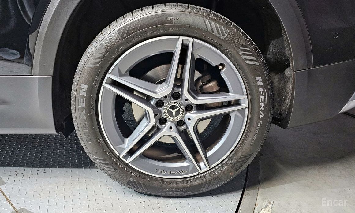  Mercedes-Benz GLB-Class