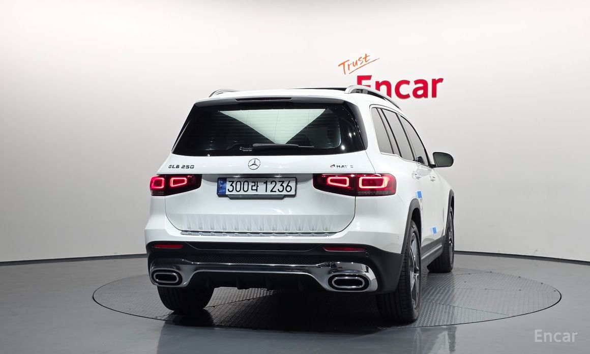  Mercedes-Benz GLB-Class