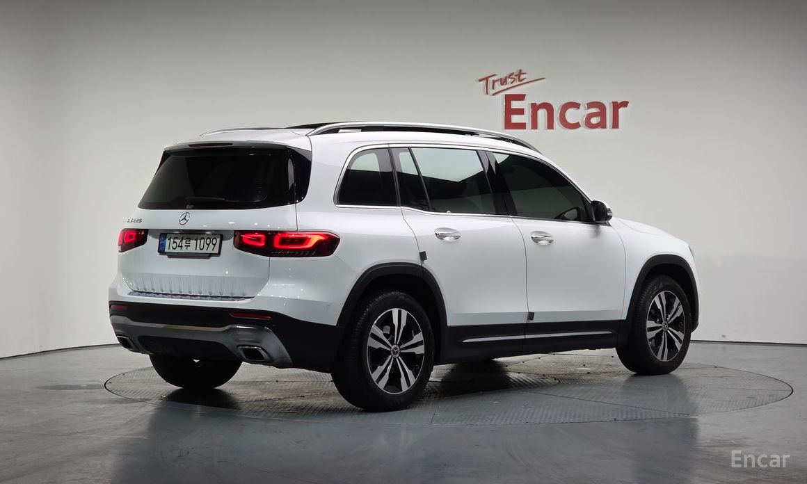  Mercedes-Benz GLB-Class