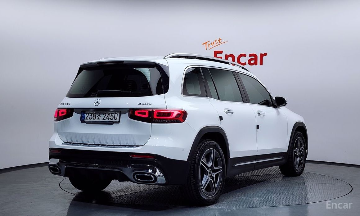  Mercedes-Benz GLB-Class