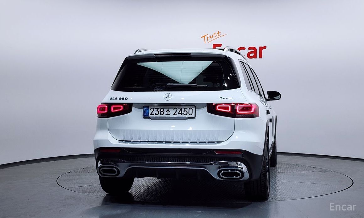  Mercedes-Benz GLB-Class