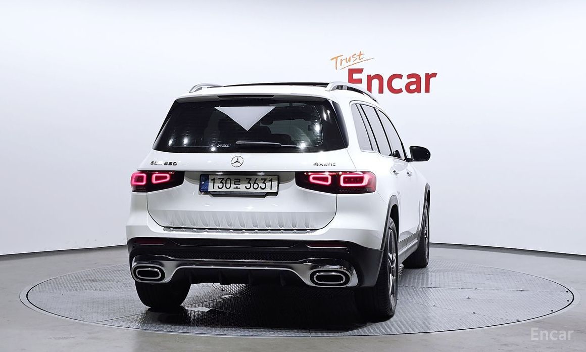  Mercedes-Benz GLB-Class