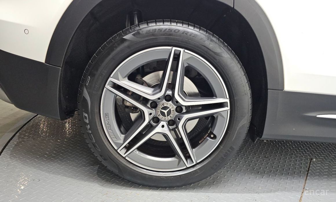  Mercedes-Benz GLB-Class