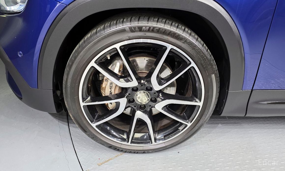  Mercedes-Benz GLB-Class