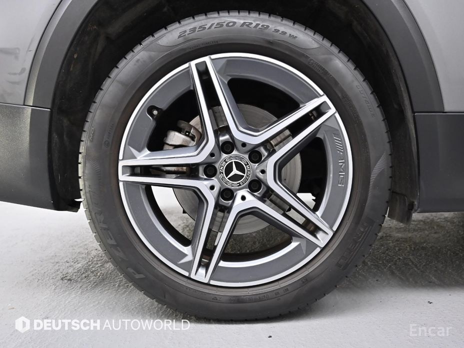  Mercedes-Benz GLB-Class