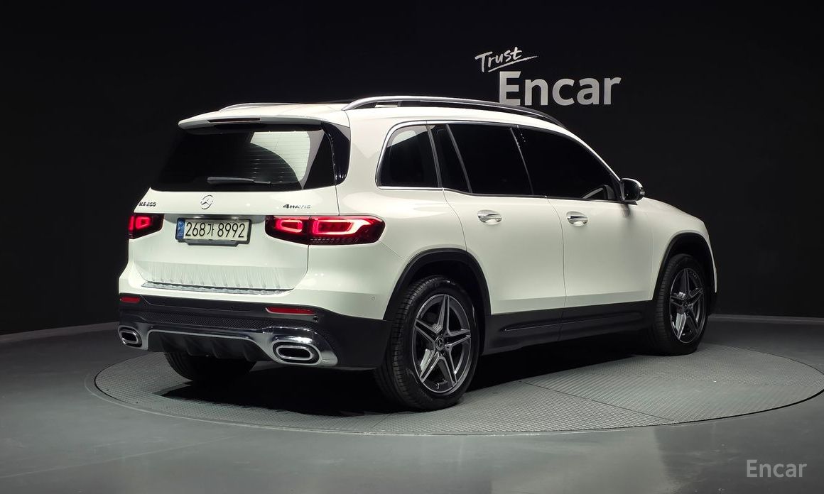  Mercedes-Benz GLB-Class