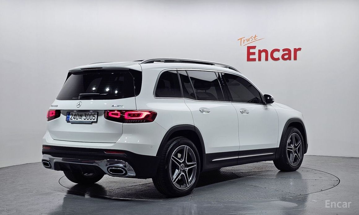  Mercedes-Benz GLB-Class