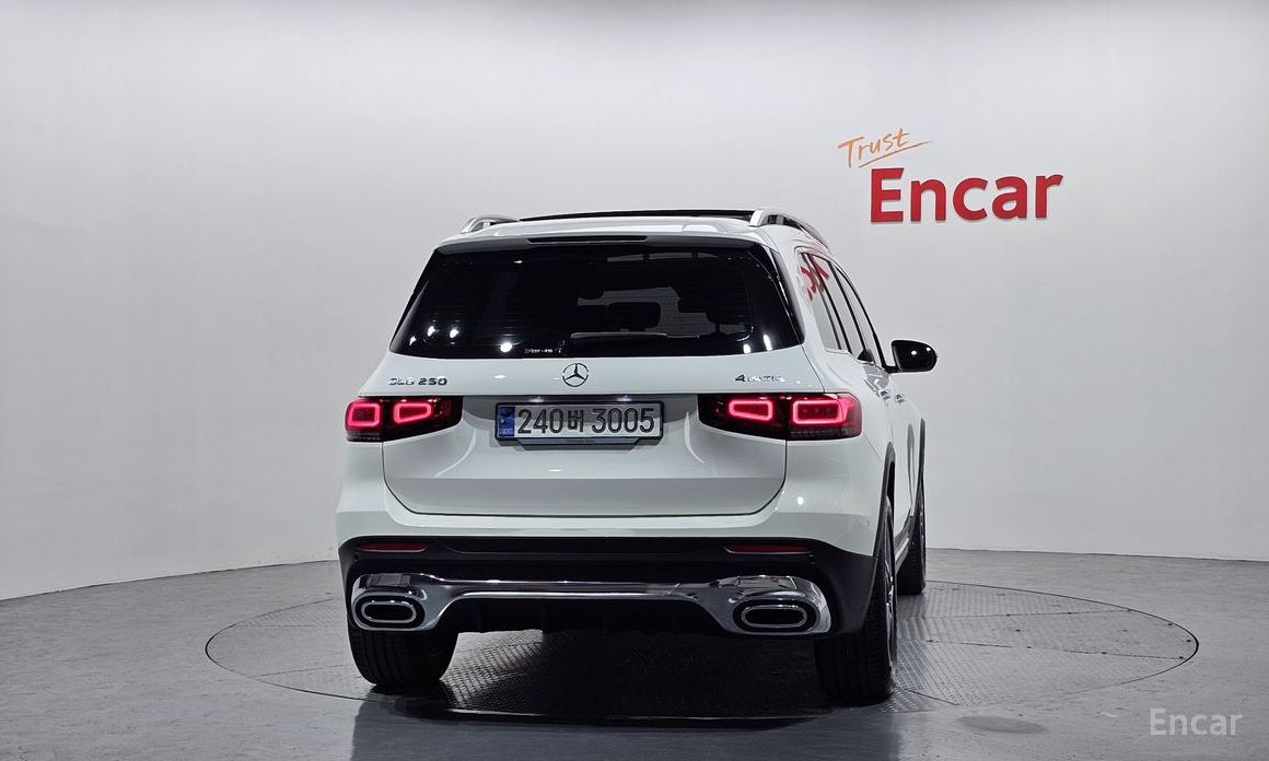  Mercedes-Benz GLB-Class