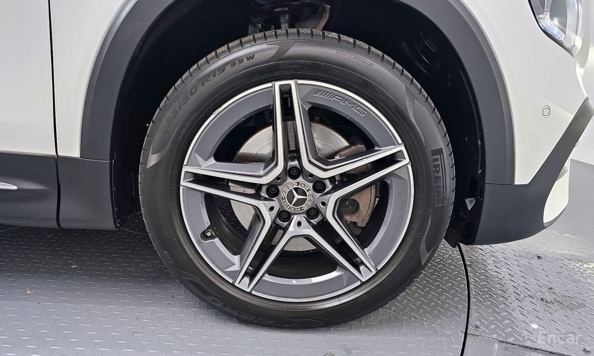  Mercedes-Benz GLB-Class