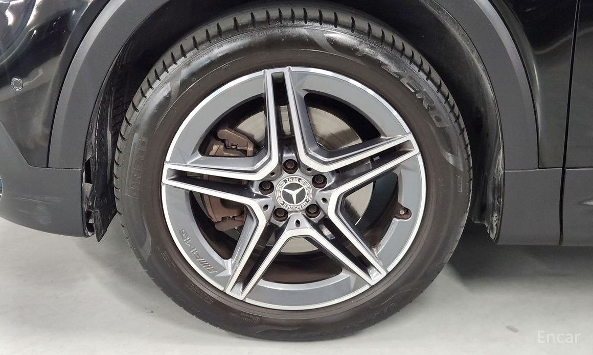  Mercedes-Benz GLB-Class