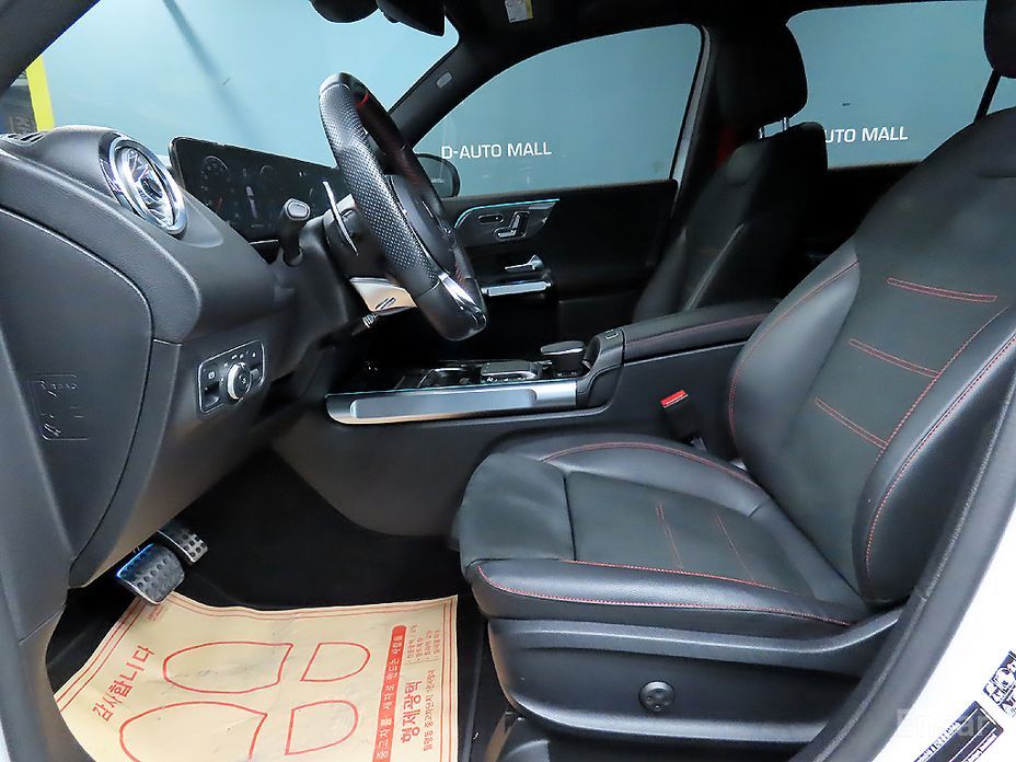  Mercedes-Benz GLB-Class