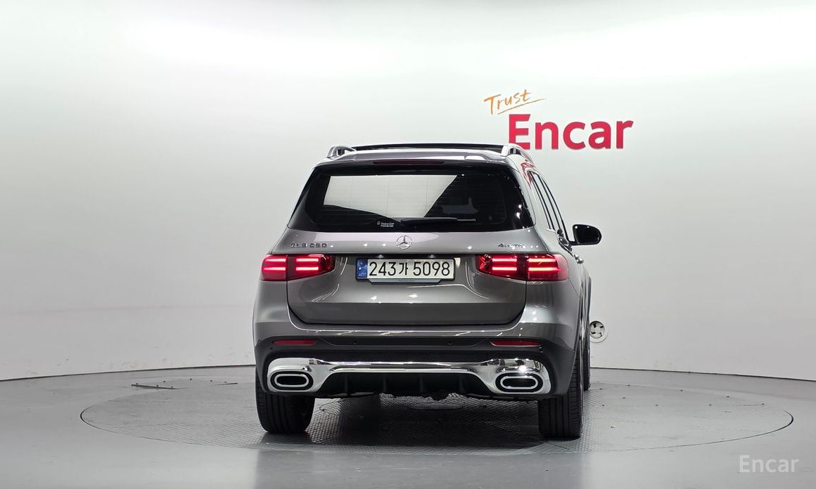  Mercedes-Benz GLB-Class