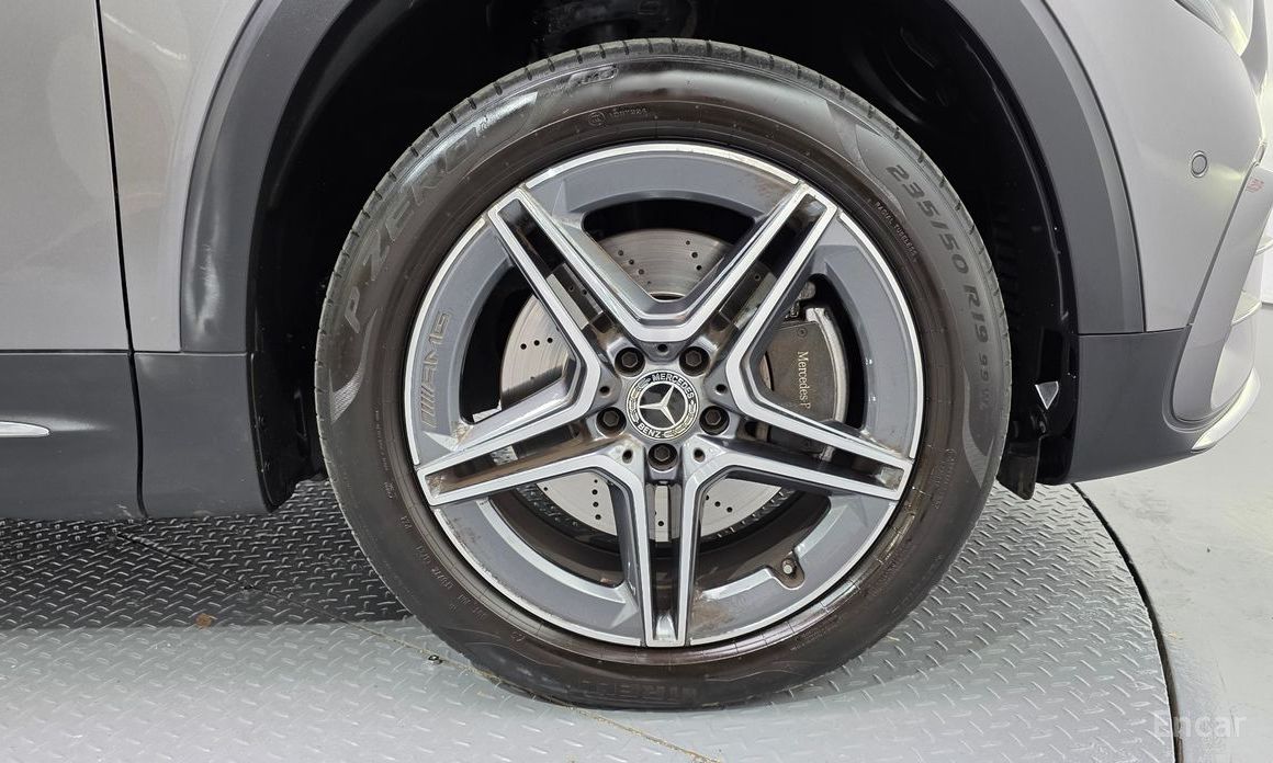  Mercedes-Benz GLB-Class