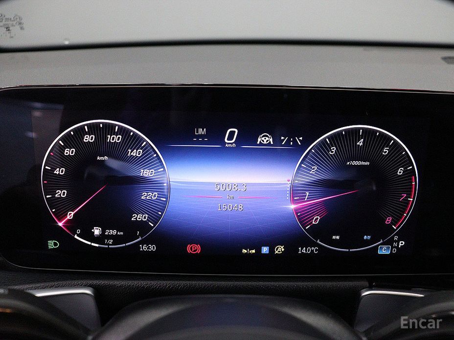  Mercedes-Benz GLB-Class