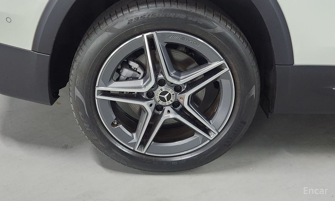  Mercedes-Benz GLB-Class