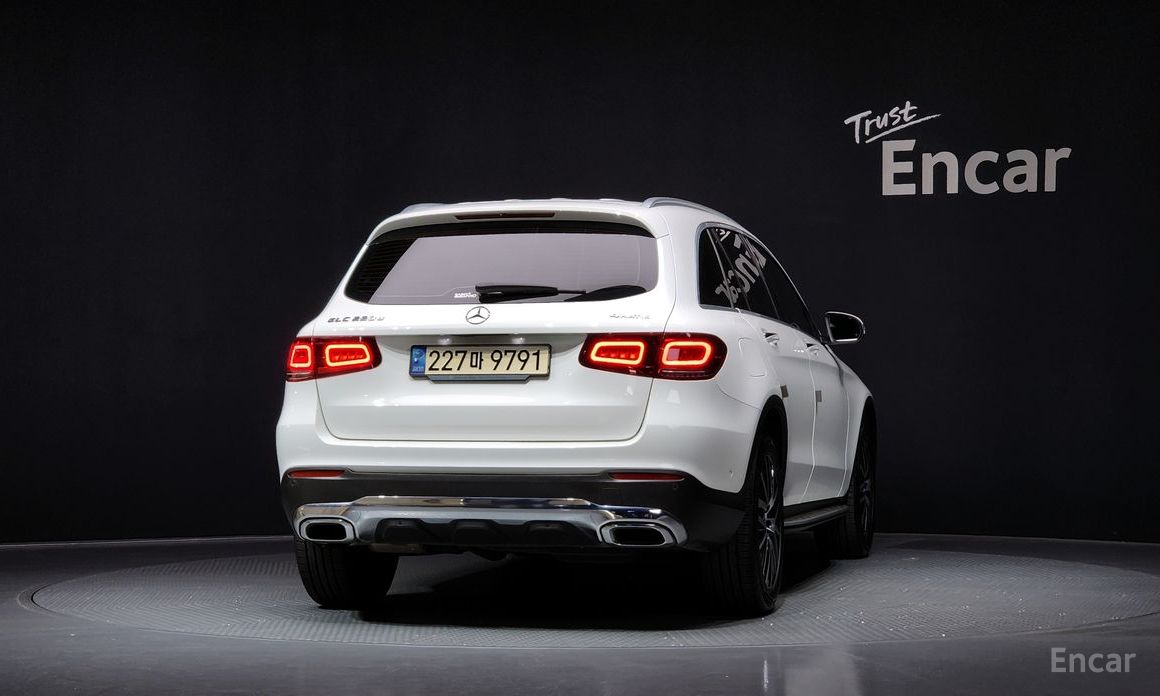  Mercedes-Benz GLC-Class