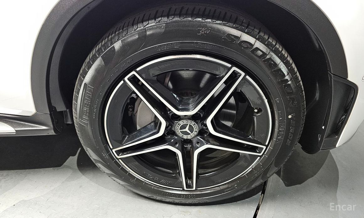  Mercedes-Benz GLC-Class