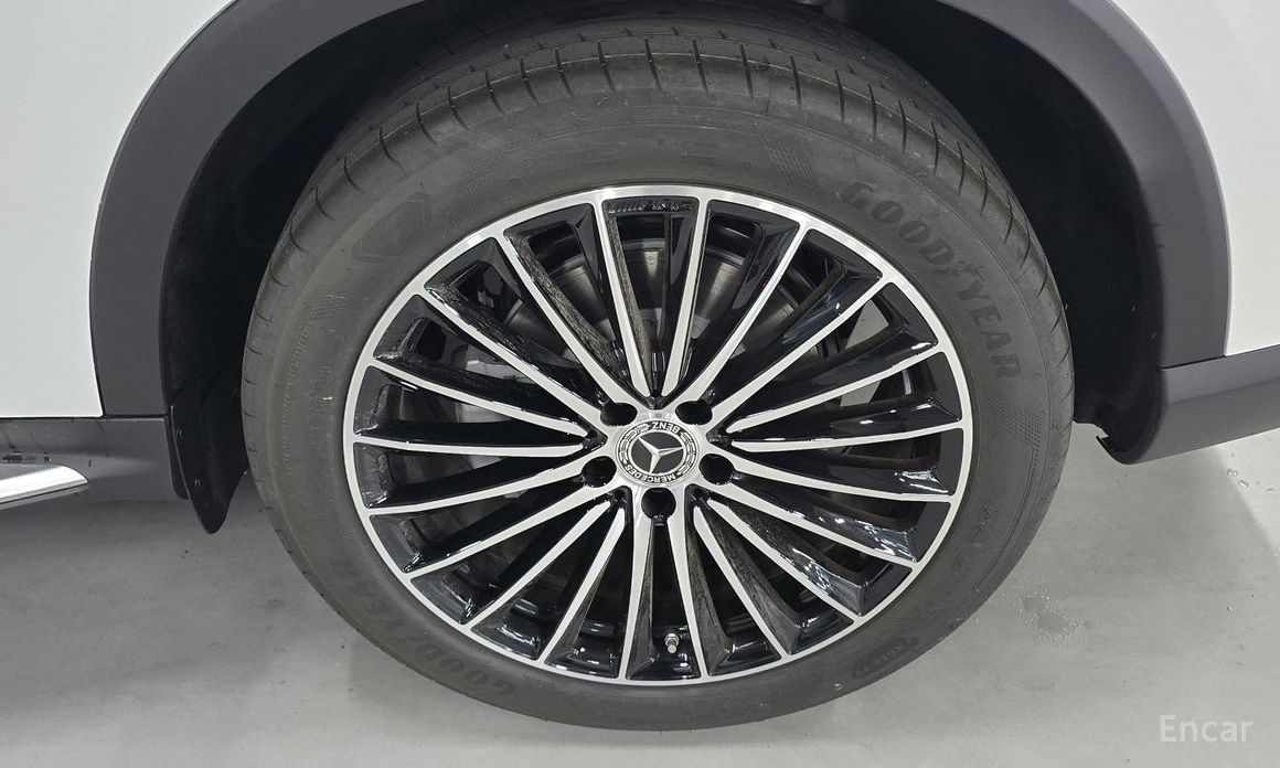  Mercedes-Benz GLC-Class