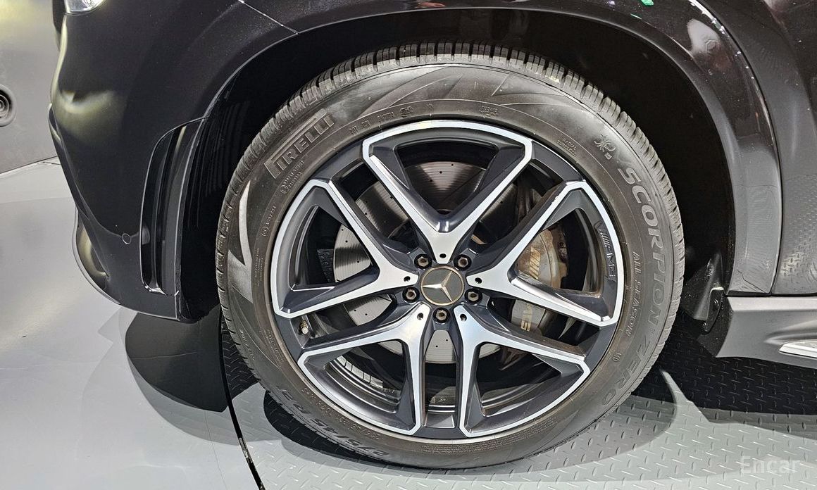  Mercedes-Benz GLE-Class