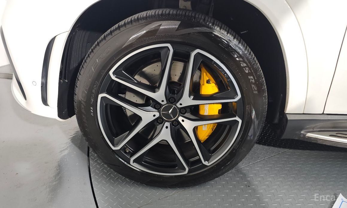  Mercedes-Benz GLE-Class