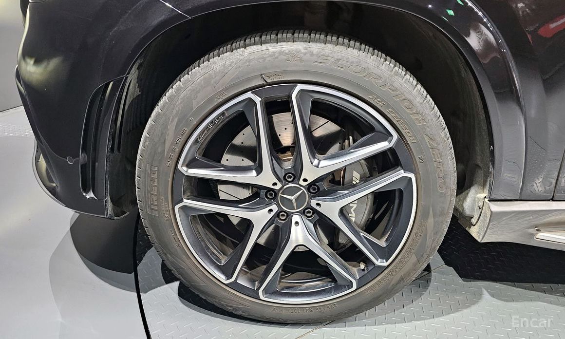  Mercedes-Benz GLE-Class