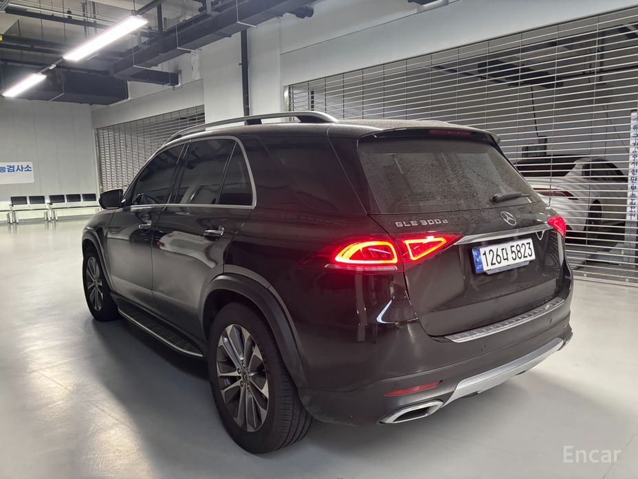  Mercedes-Benz GLE-Class