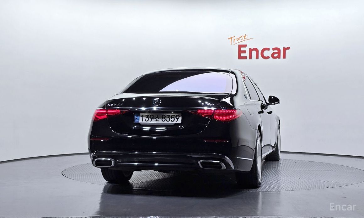  Mercedes-Benz S-Class