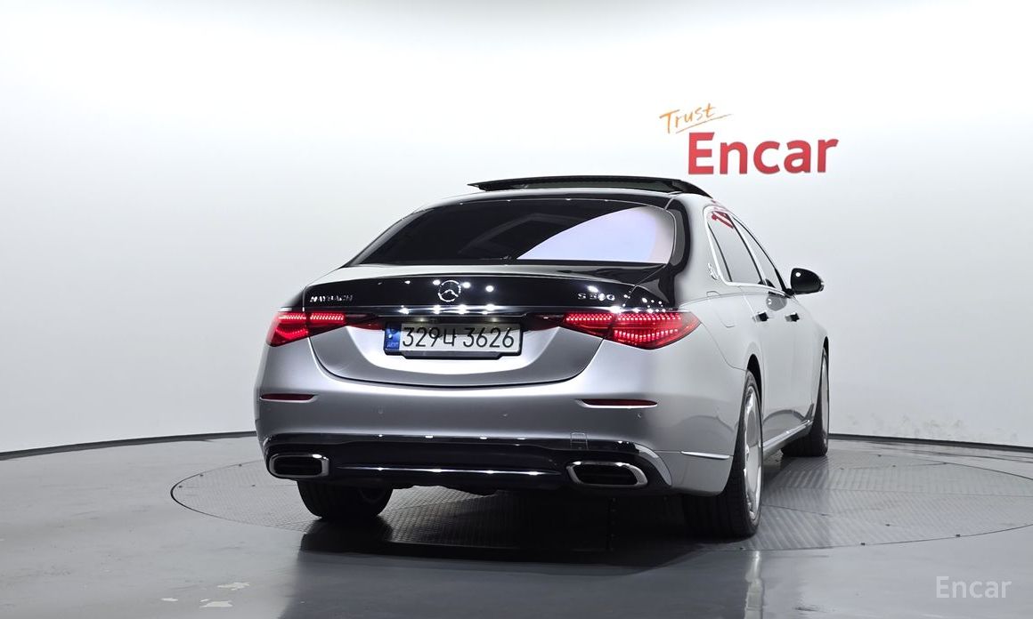  Mercedes-Benz S-Class