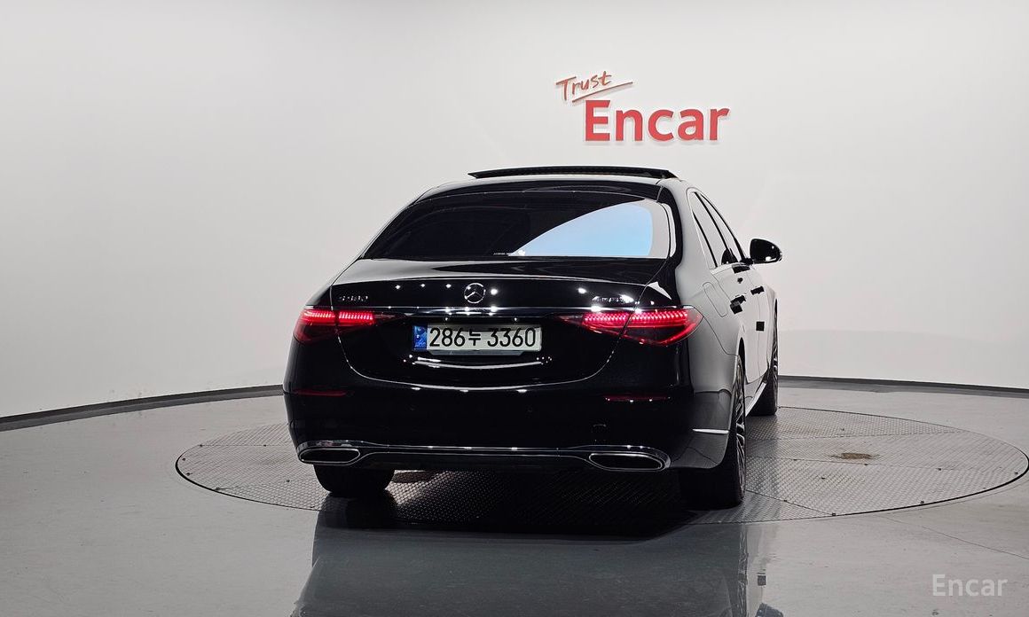  Mercedes-Benz S-Class