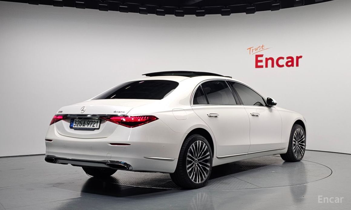  Mercedes-Benz S-Class