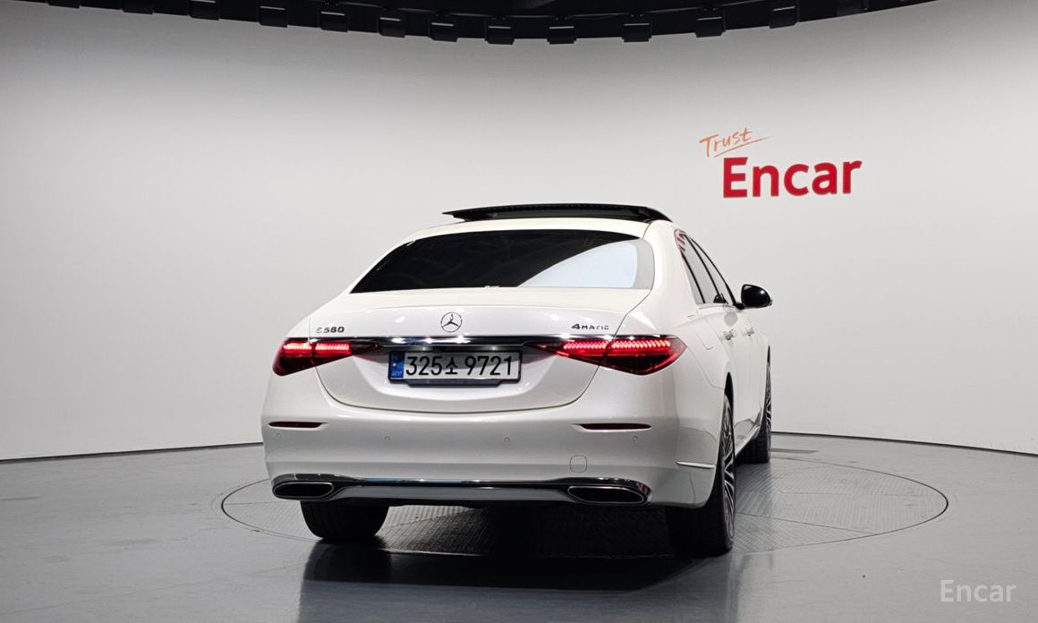  Mercedes-Benz S-Class