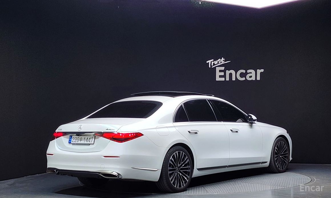  Mercedes-Benz S-Class