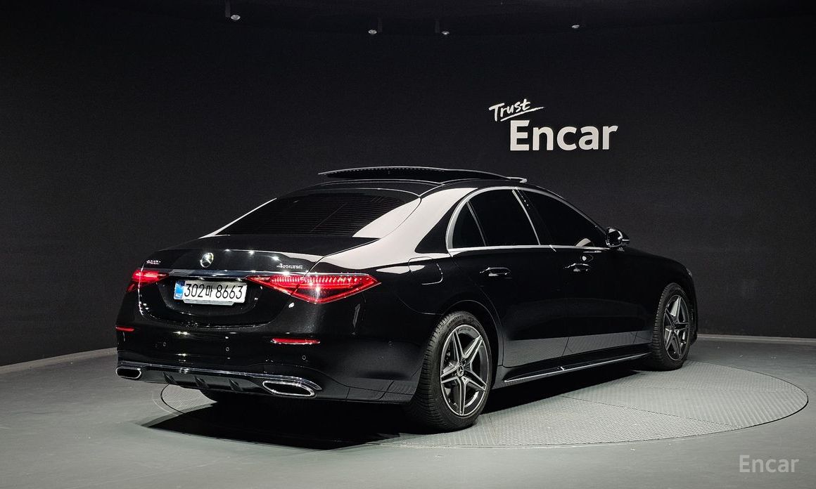  Mercedes-Benz S-Class