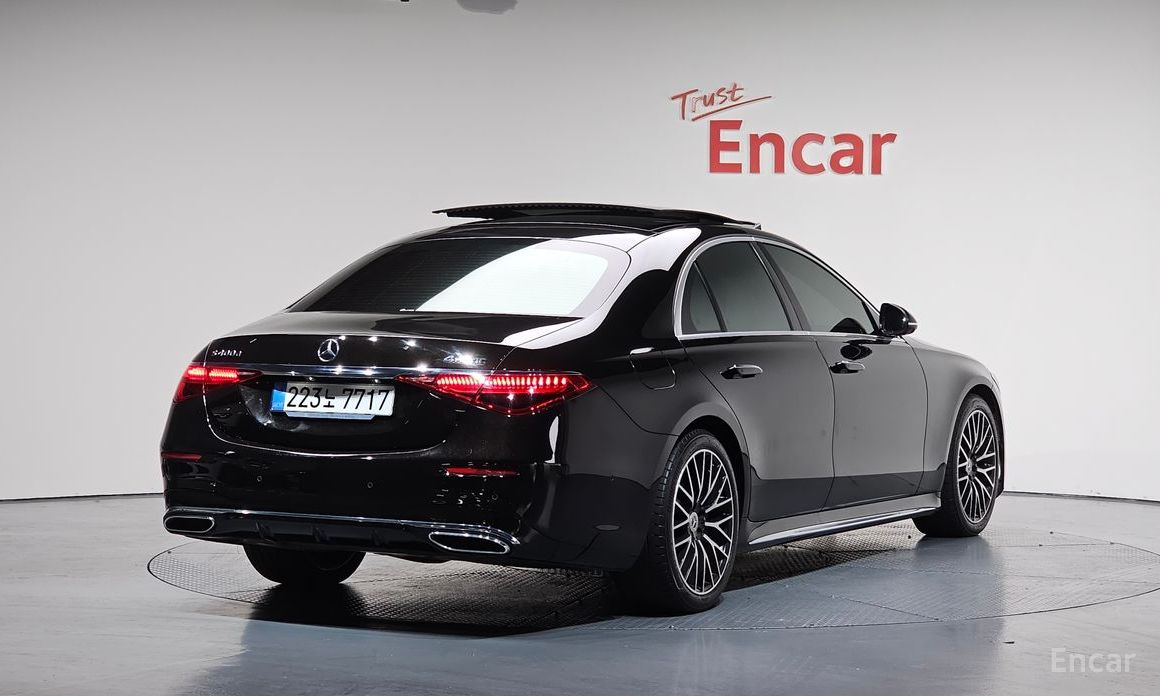  Mercedes-Benz S-Class