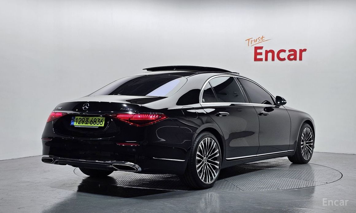  Mercedes-Benz S-Class