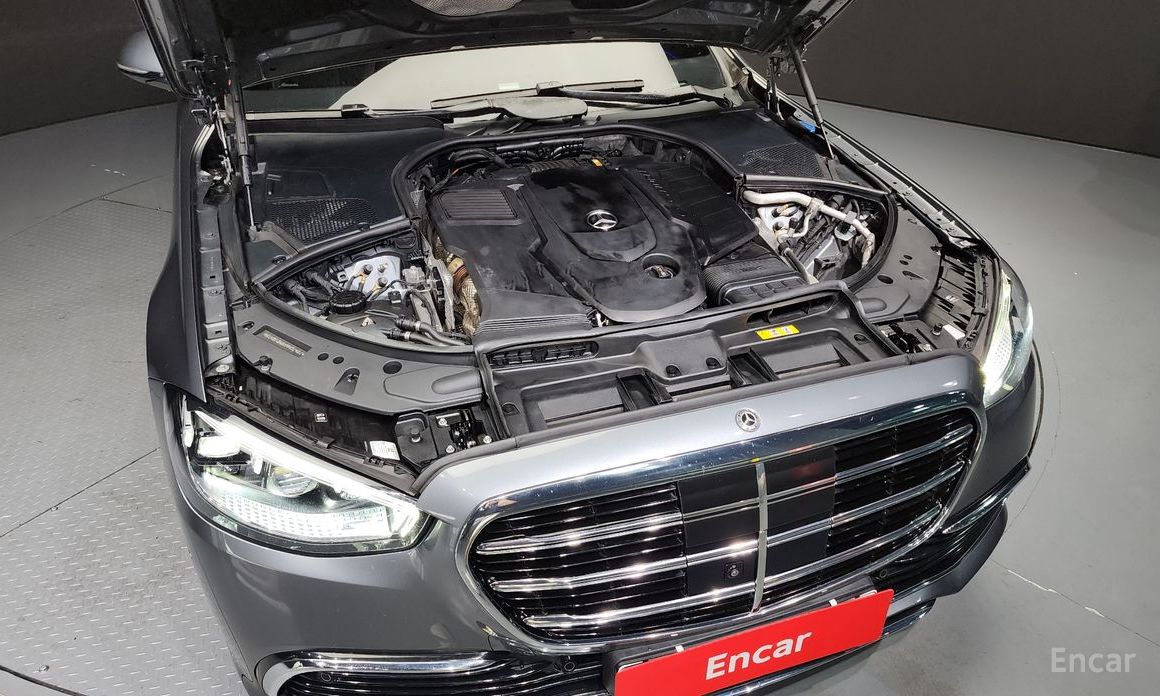  Mercedes-Benz S-Class